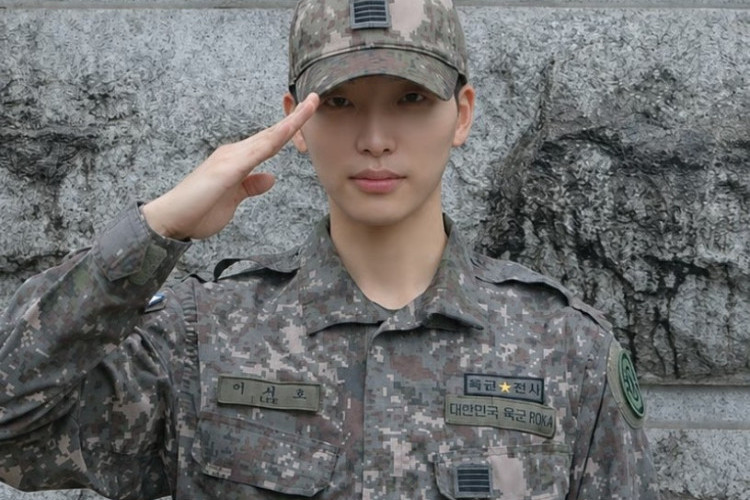 Seon-ho ONEUS ออกไป! พร้อมทักทายแฟนๆ กลับมาบนเวที พร้อมสมาชิก 5 คน